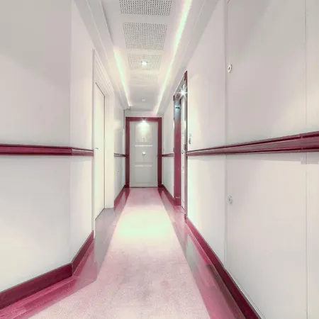 公寓 Upstays - Sea View - Terrace- Swimming-Pool 1 *